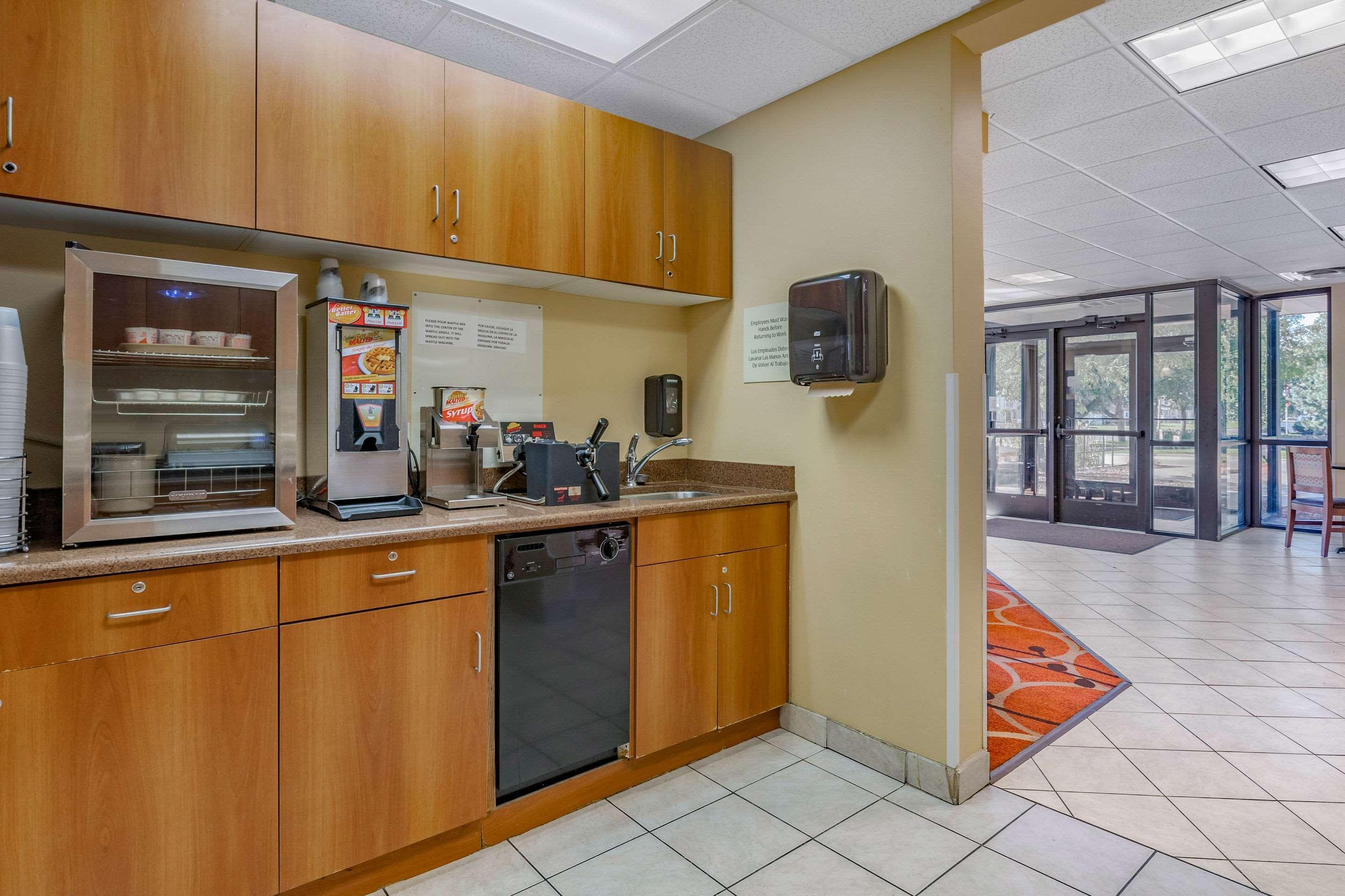 Econo Lodge Inn & Suites Fairgrounds Des Moines Eksteriør billede
